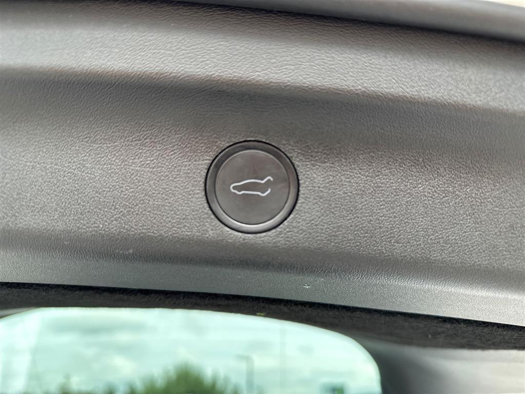 Tesla Model Y Long Range billede 23