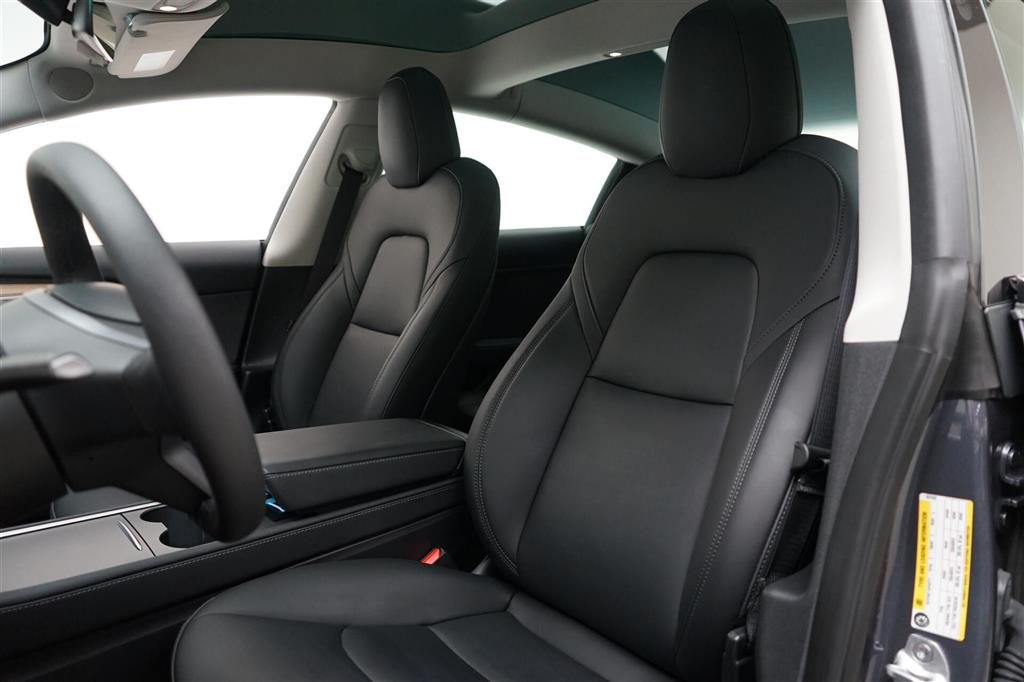 Tesla Model Y Long Range billede 10