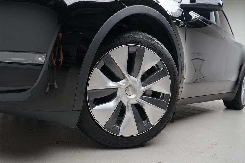 Tesla Model Y Long Range billede 13