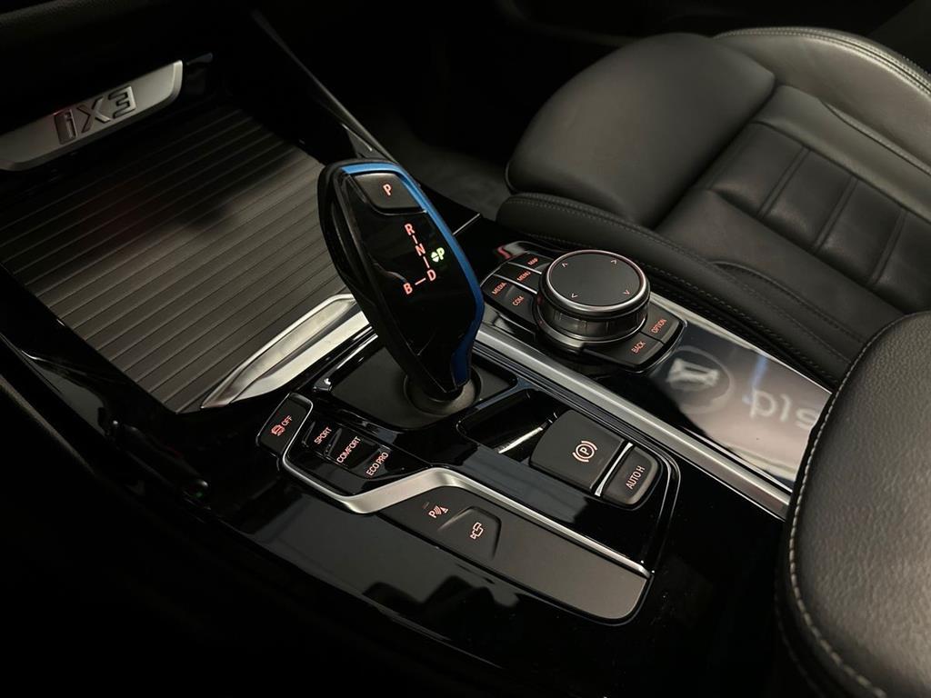 BMW iX3 Charged Plus billede 15