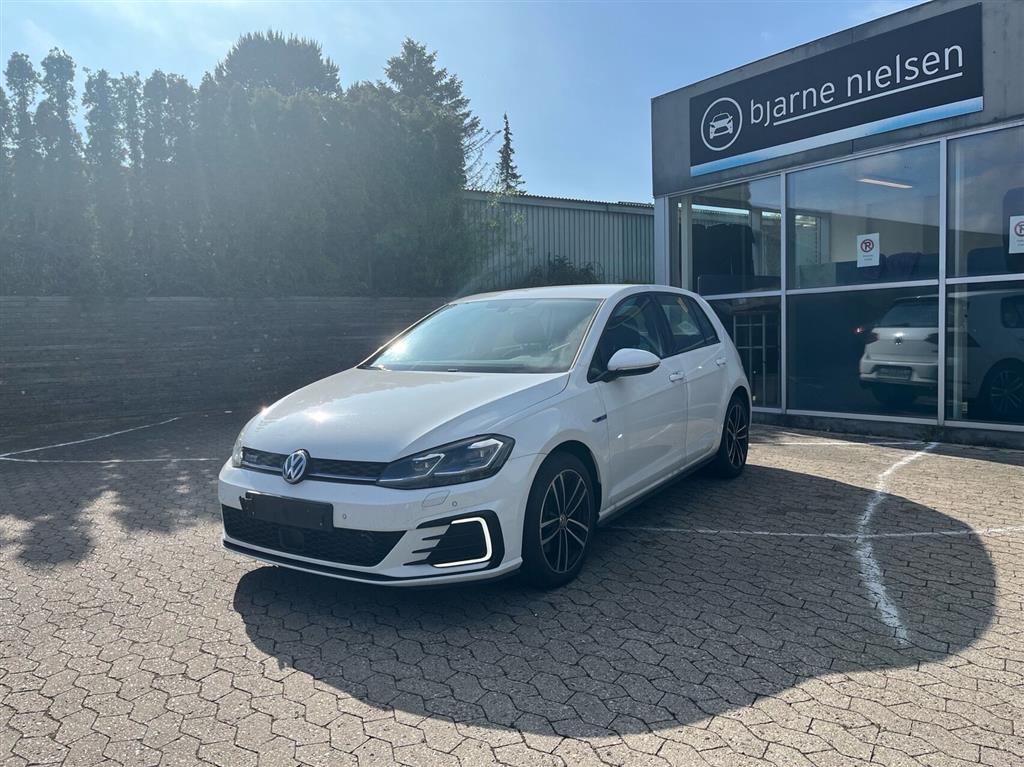 VW Golf GTE