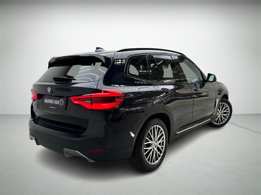 BMW iX3 Charged billede 2