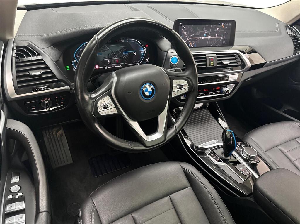 BMW iX3 Charged billede 4