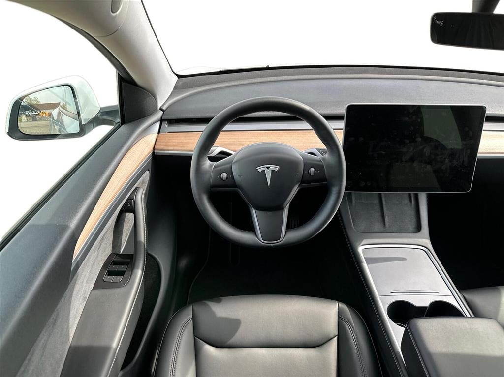 Tesla Model Y Long Range billede 9