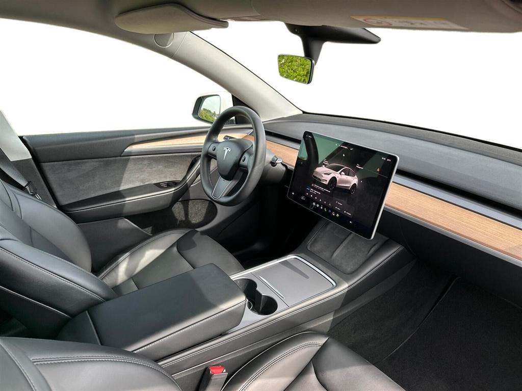 Tesla Model Y Long Range billede 10