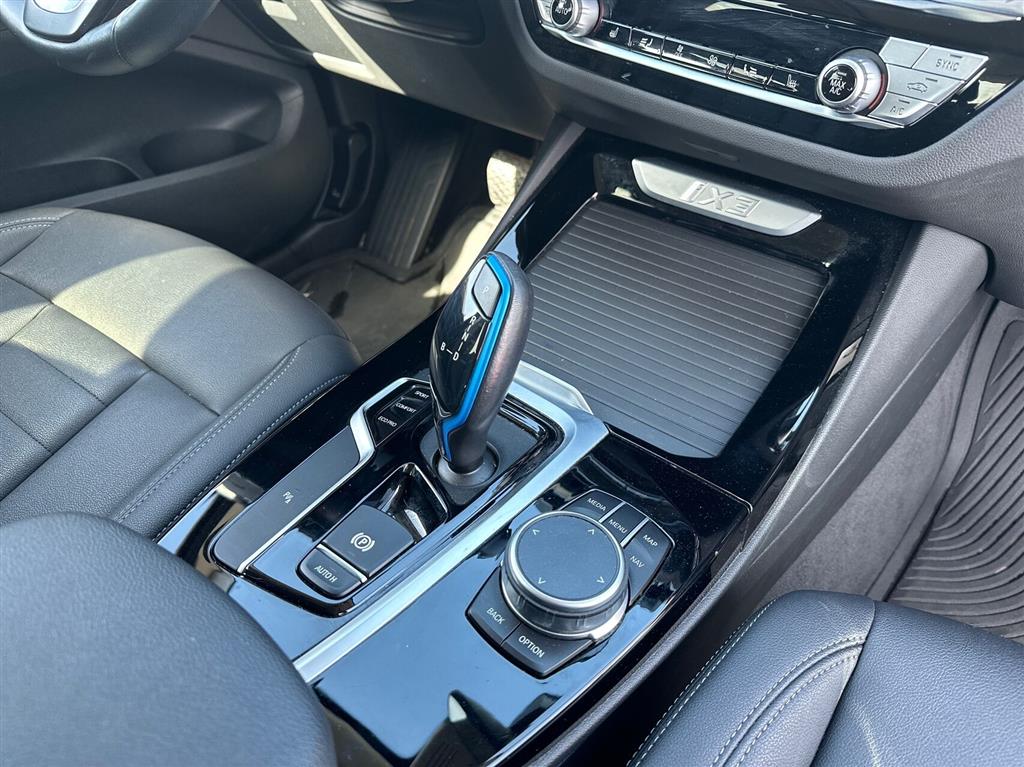 BMW iX3 Charged Plus billede 15