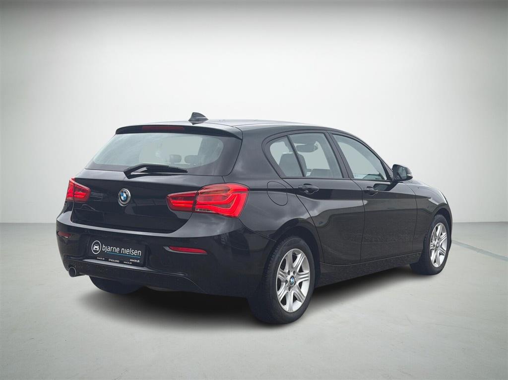 BMW 118d Connected billede 2