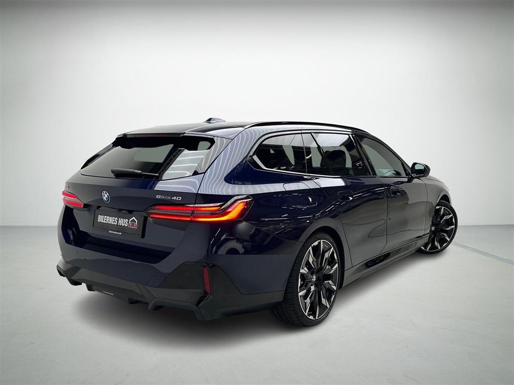 BMW i5 Fully Charged billede 2