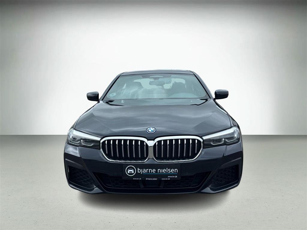 BMW 545e M-Sport billede 2
