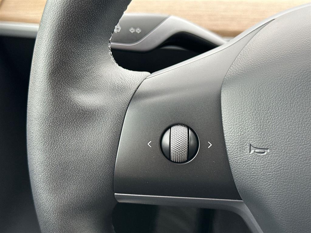 Tesla Model Y Long Range billede 14