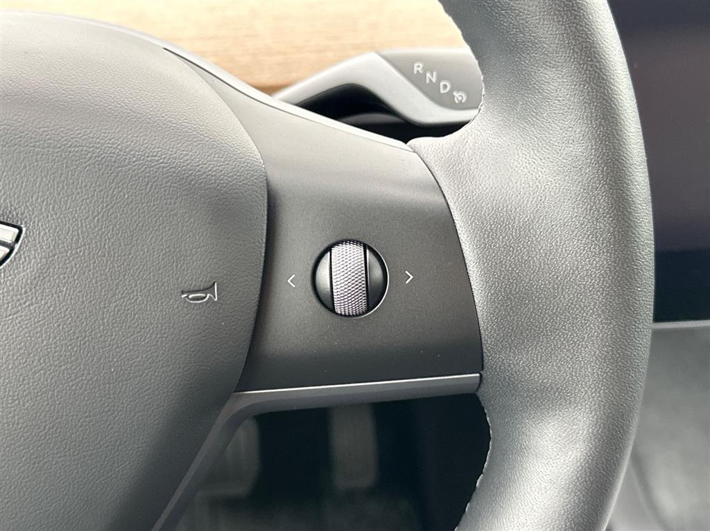 Tesla Model Y Long Range billede 15