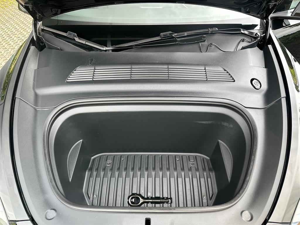 Tesla Model Y Long Range billede 20