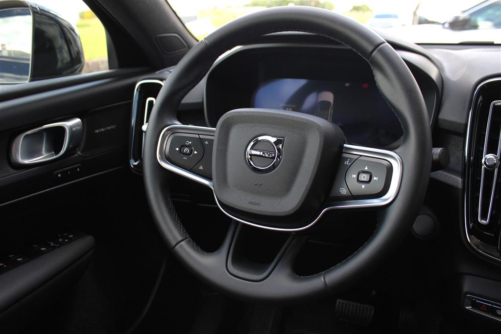 Volvo EC40 Black Edition billede 14