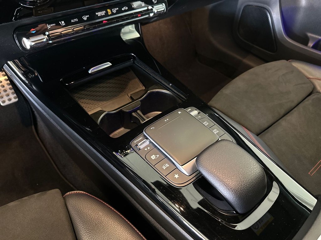 Mercedes-Benz A250 e AMG Line billede 11