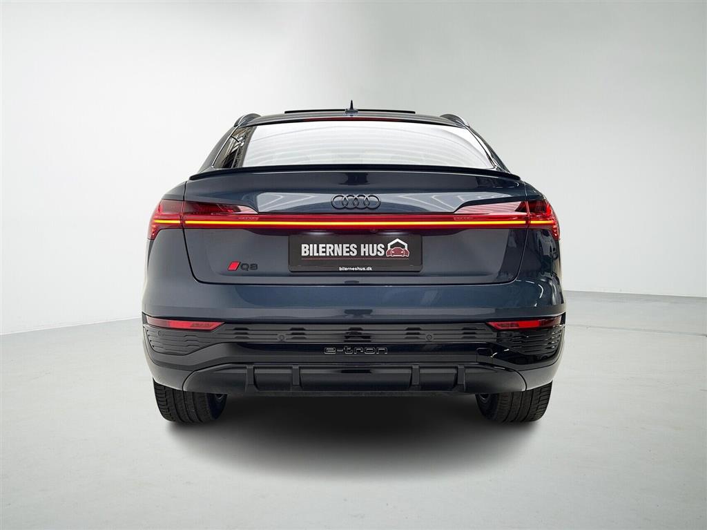 Audi Q8 S Line billede 8