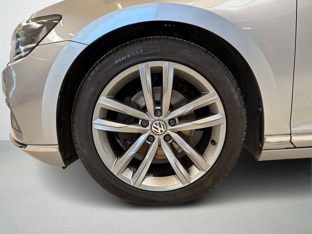 VW Passat Elegance Plus Pro billede 8