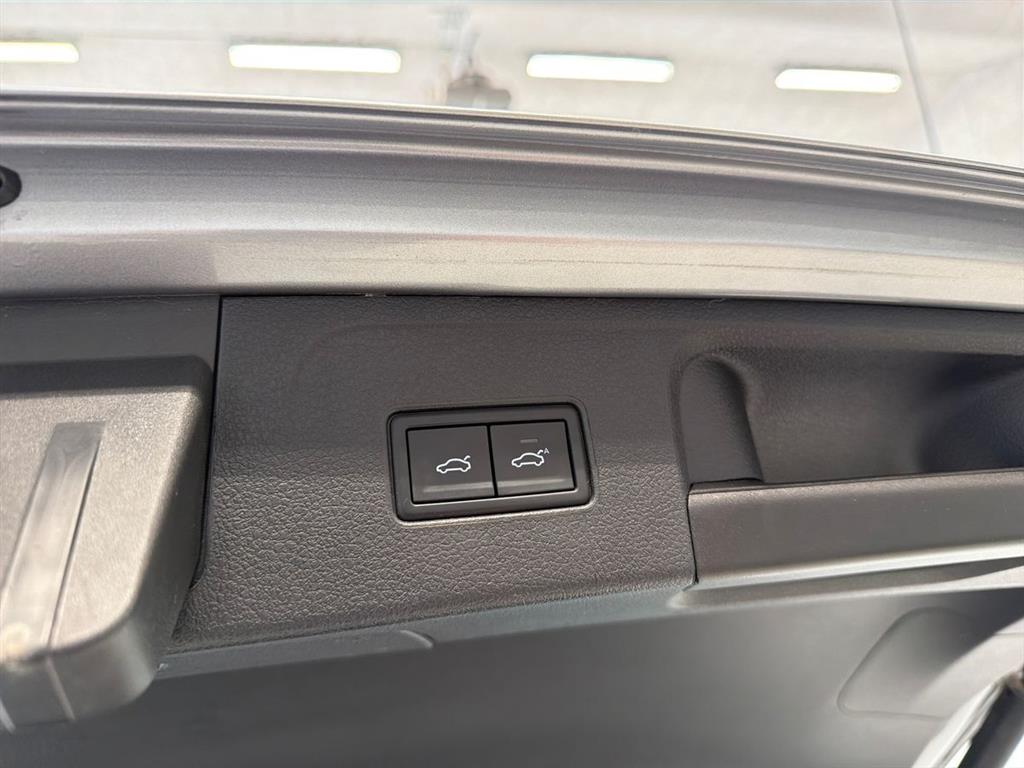 VW Passat Elegance Plus Pro billede 14