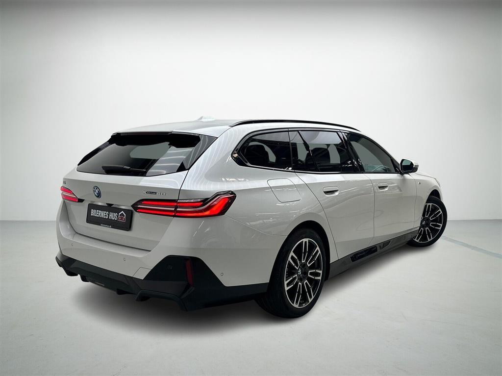 BMW i5 Fully Charged billede 2