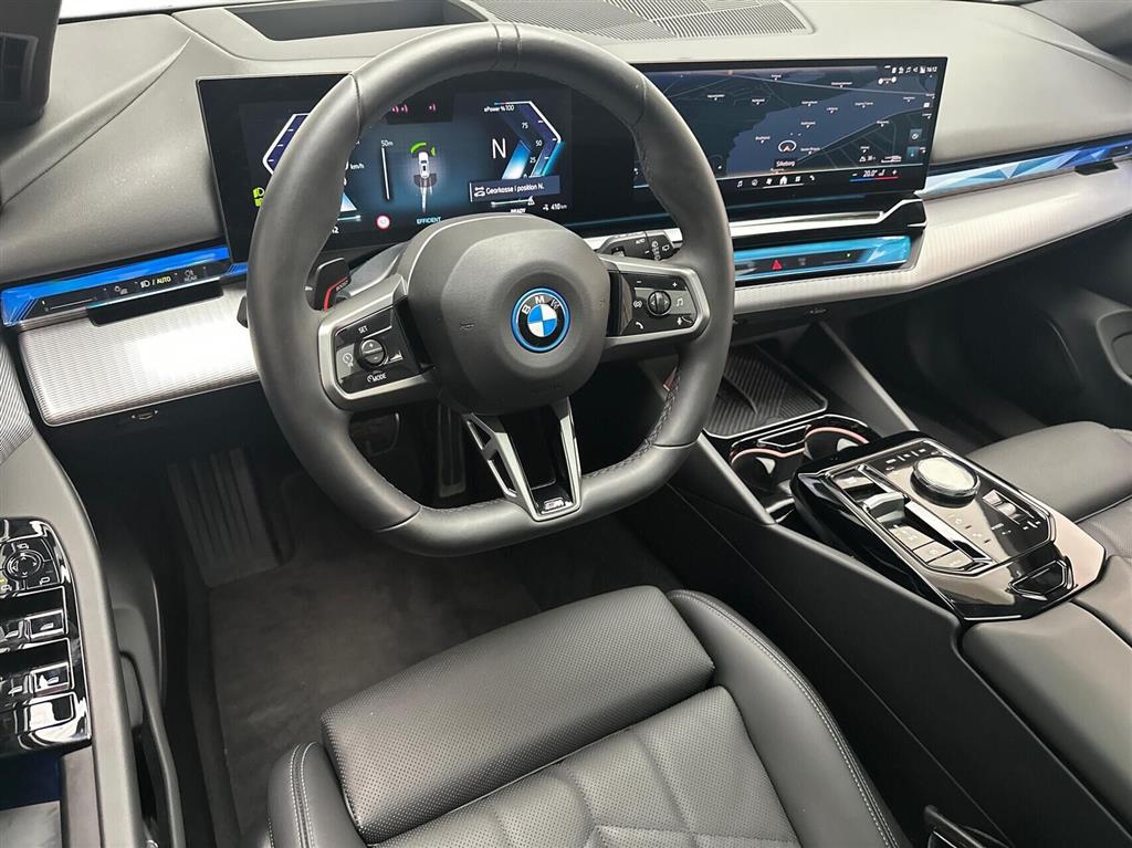 BMW i5 Fully Charged billede 4