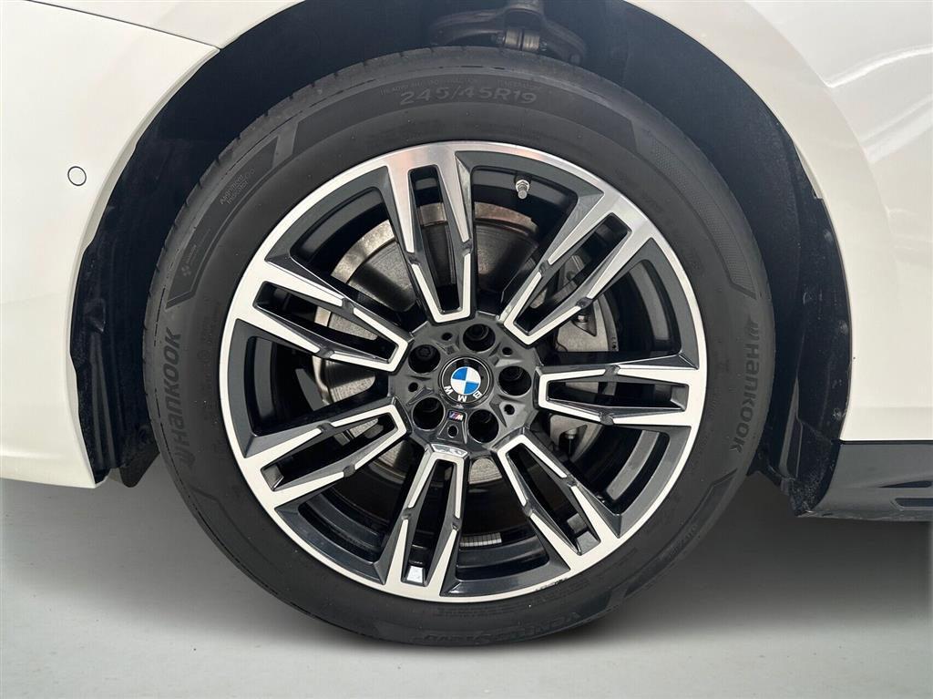 BMW i5 Fully Charged billede 9