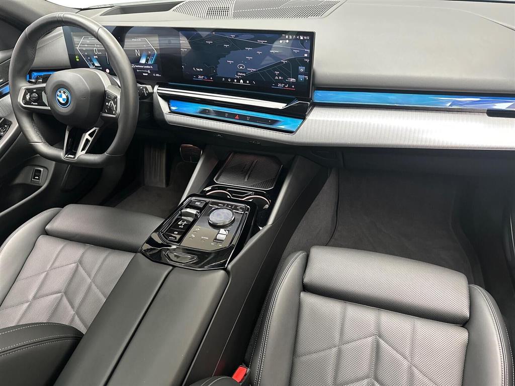 BMW i5 Fully Charged billede 11
