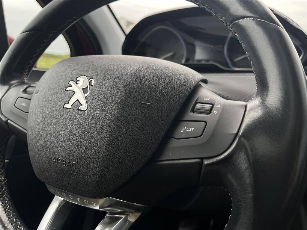 Peugeot 2008 Allure Sky billede 8