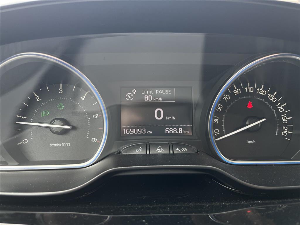 Peugeot 2008 Allure Sky billede 16