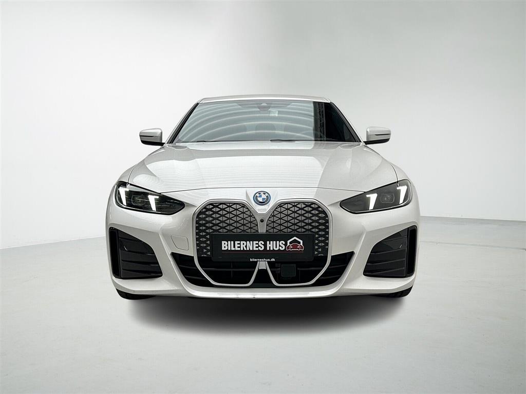 BMW i4 Charged M-Sport billede 7