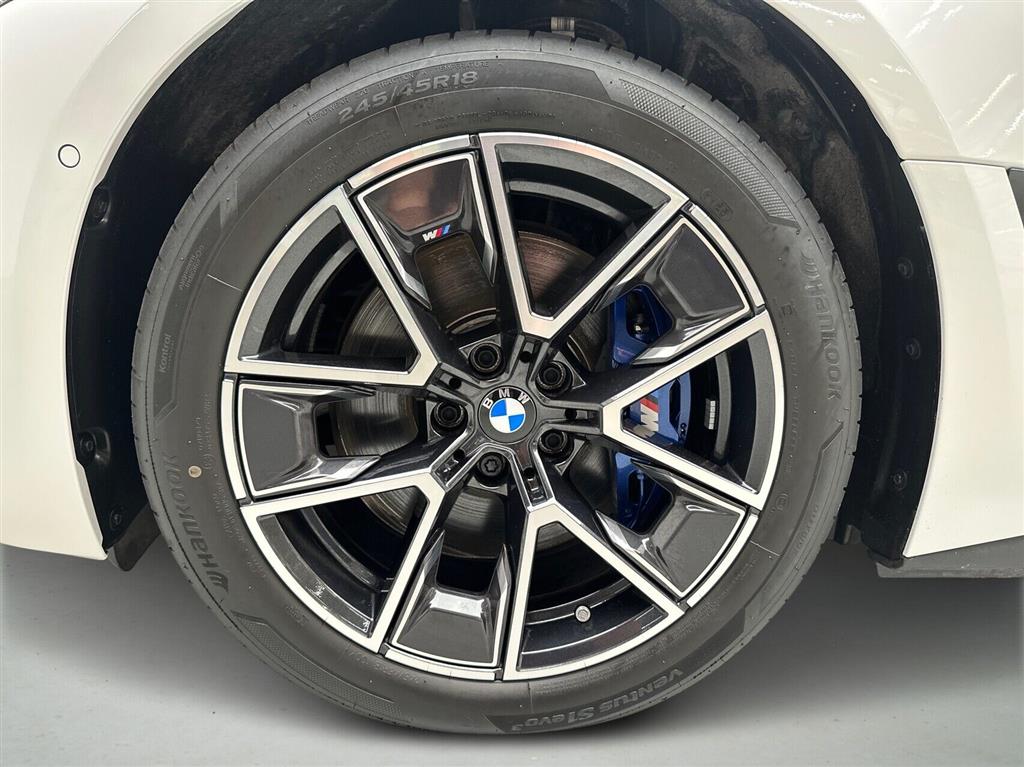 BMW i4 Charged M-Sport billede 9