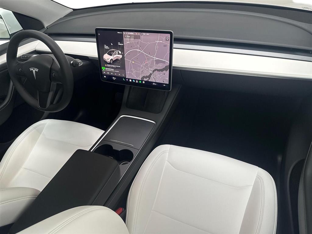Tesla Model Y Long Range billede 11