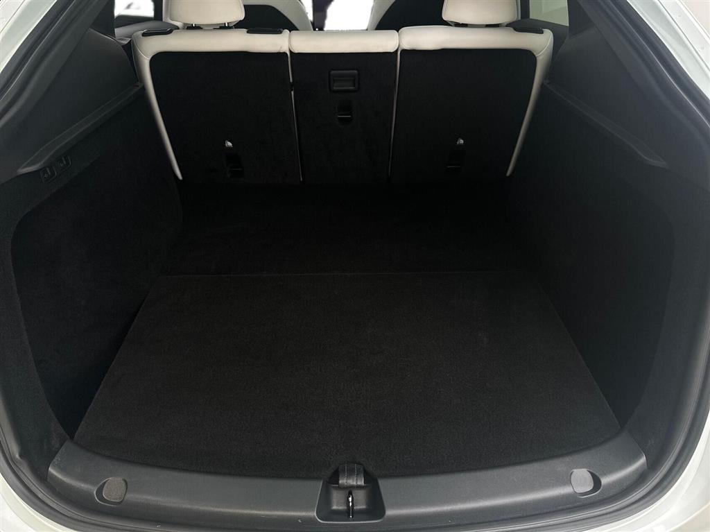 Tesla Model Y Long Range billede 14