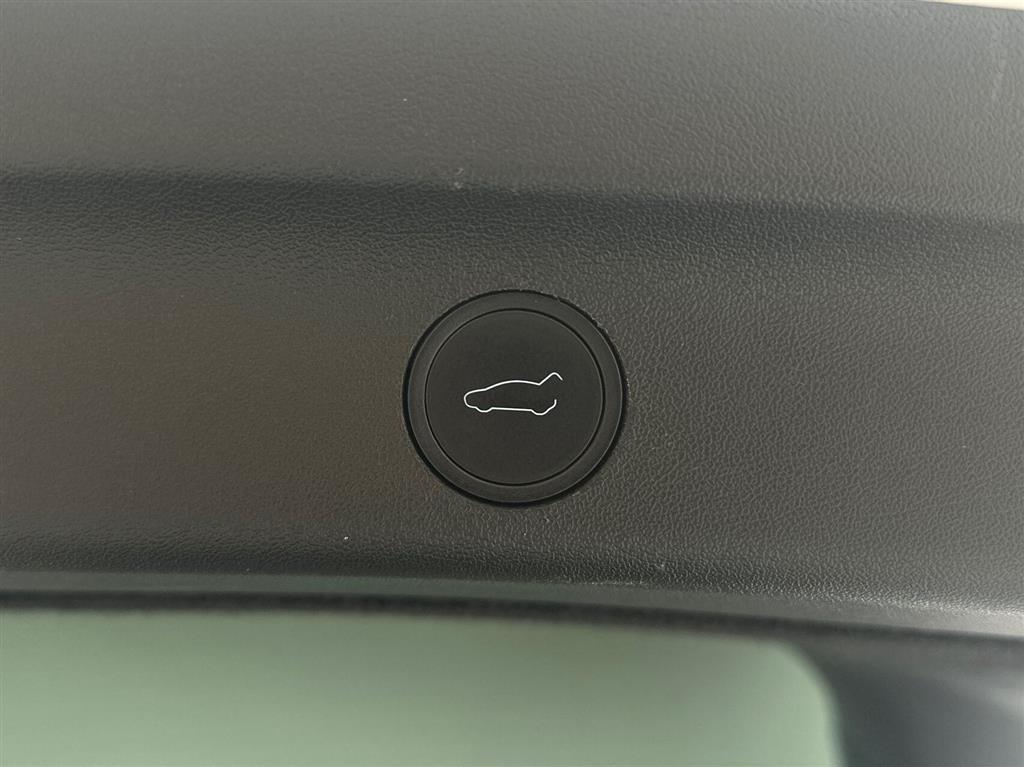 Tesla Model Y Long Range billede 19