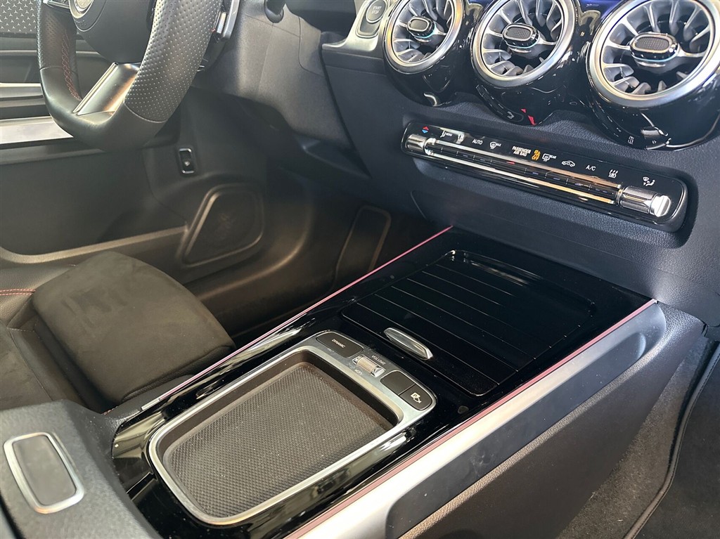 Mercedes-Benz EQB 250+ AMG Line billede 15