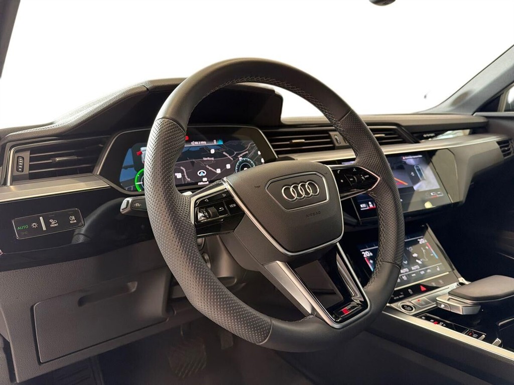 Audi E-tron S Line billede 9