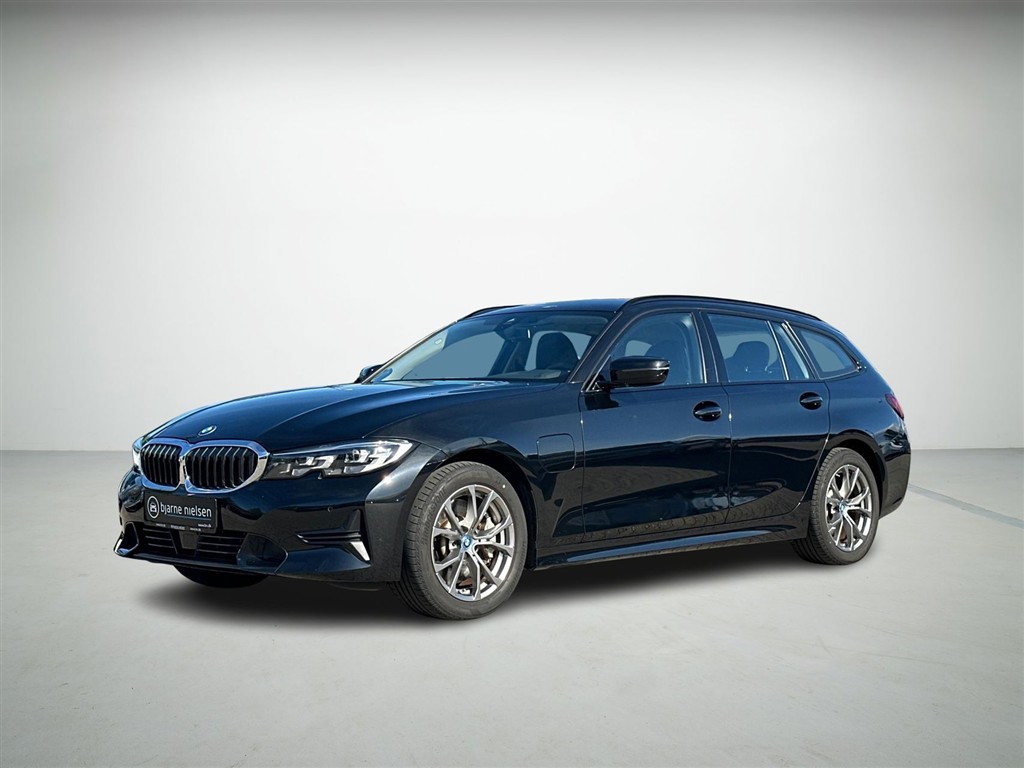 BMW 330e Sport Line