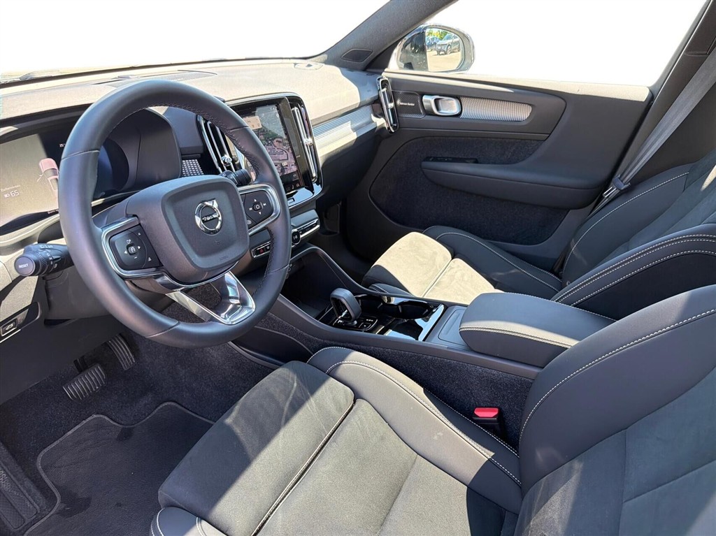 Volvo EX40 Black Edition billede 3