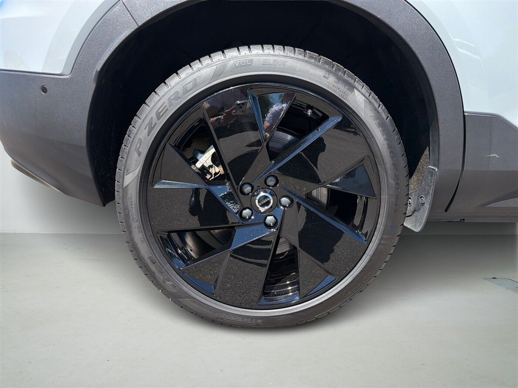 Volvo EX40 Black Edition billede 8