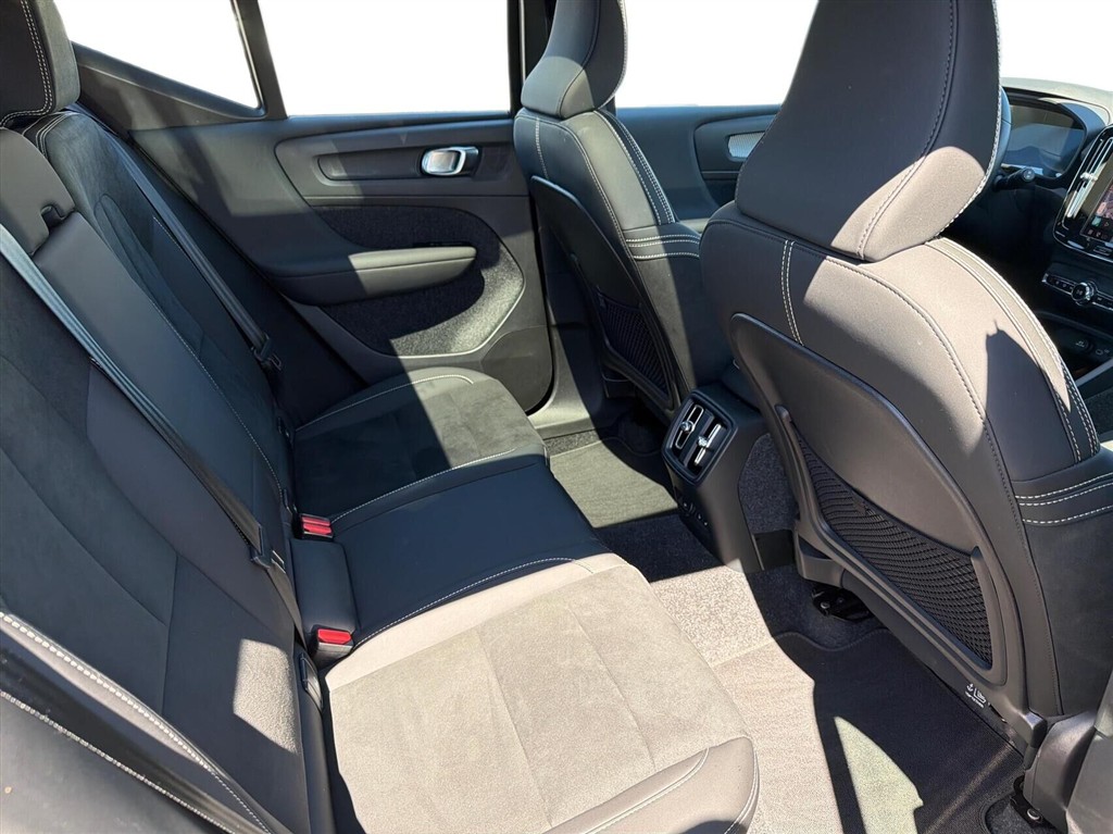 Volvo EX40 Black Edition billede 12