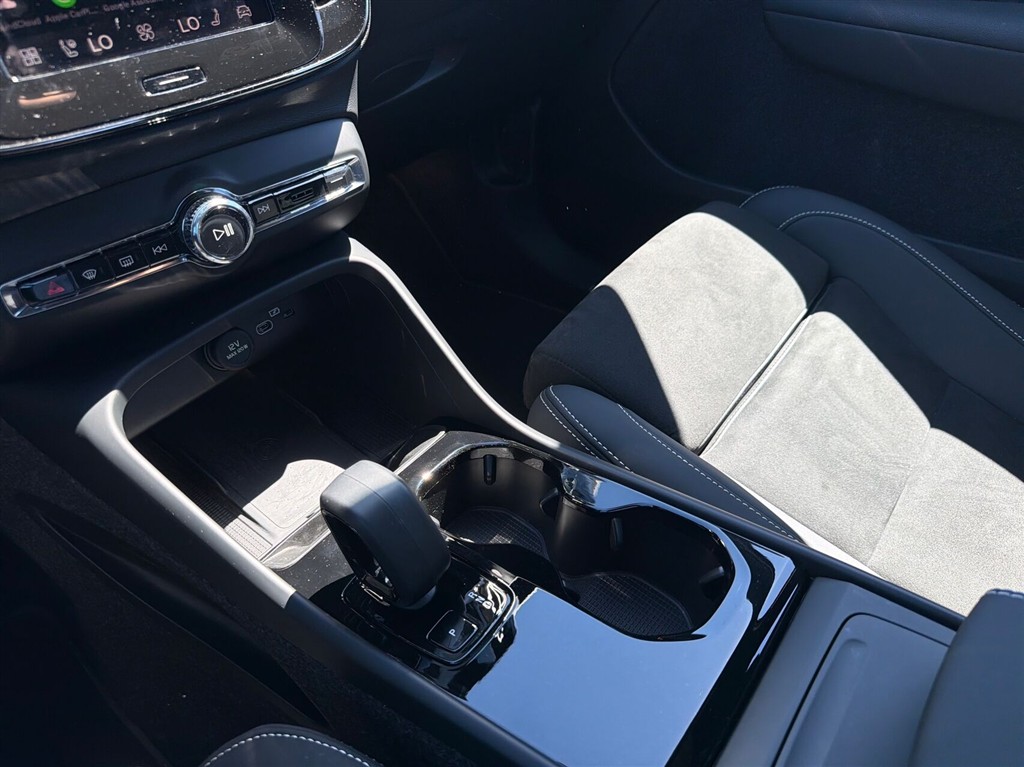 Volvo EX40 Black Edition billede 15