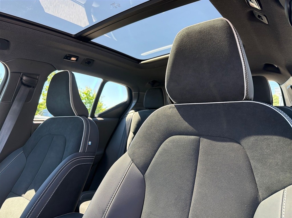 Volvo EX40 Black Edition billede 21
