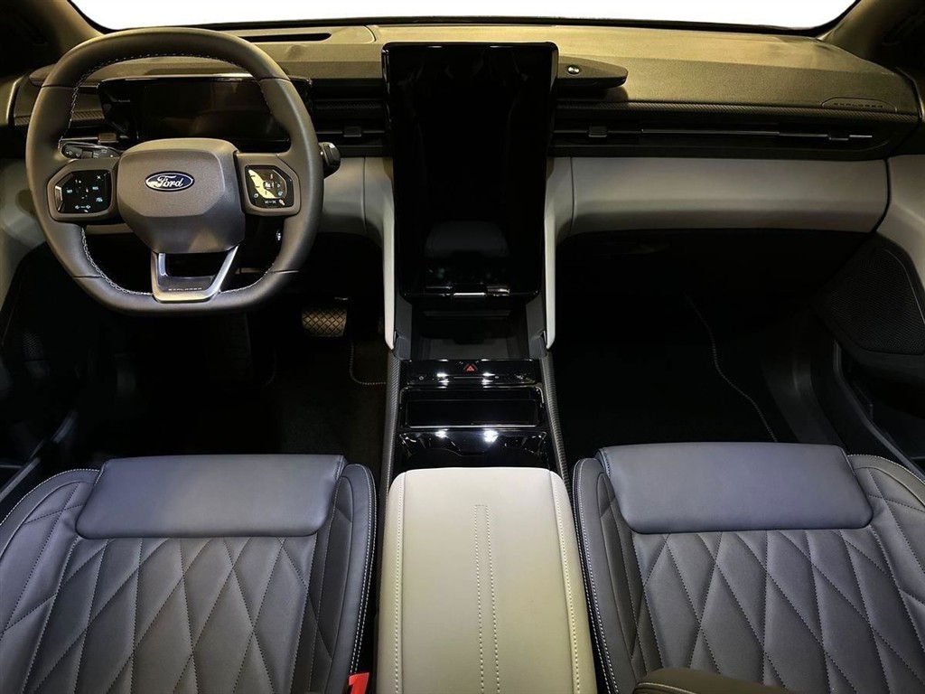 Ford Explorer UR Premium billede 10