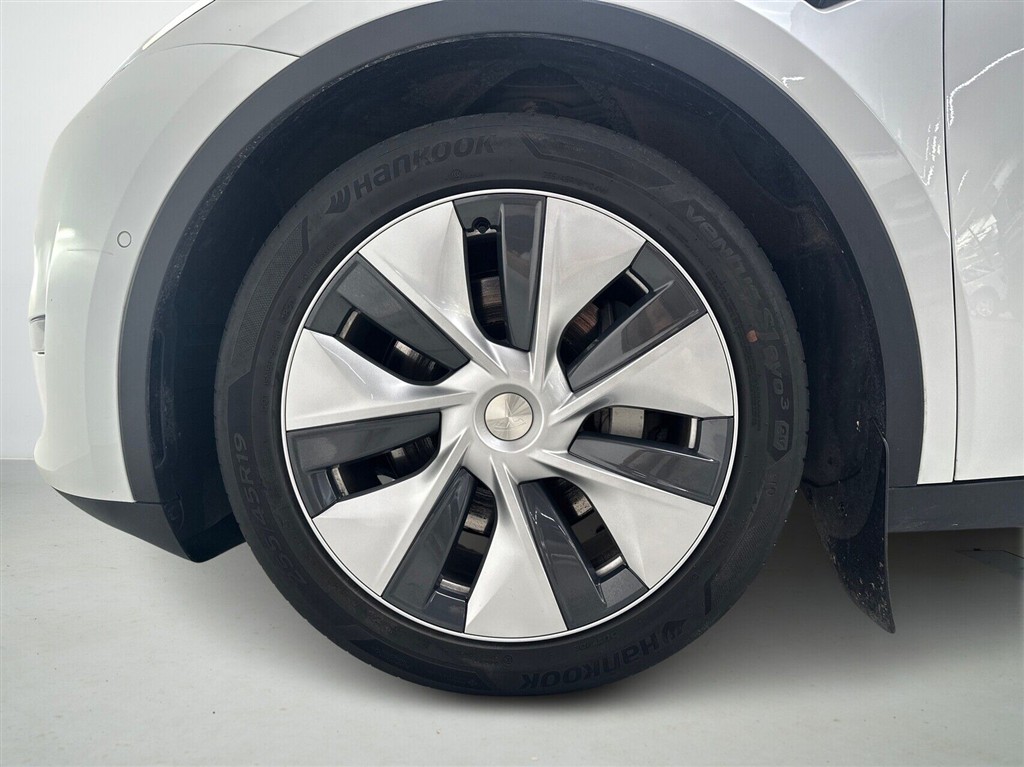 Tesla Model Y Long Range billede 9