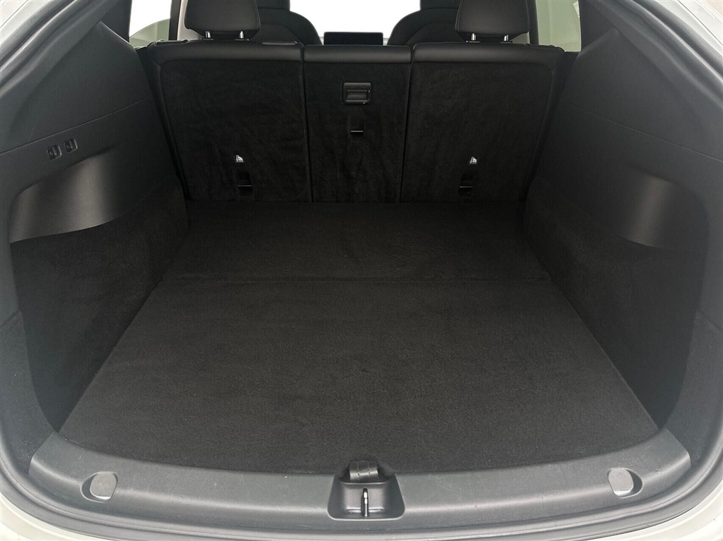 Tesla Model Y Long Range billede 14