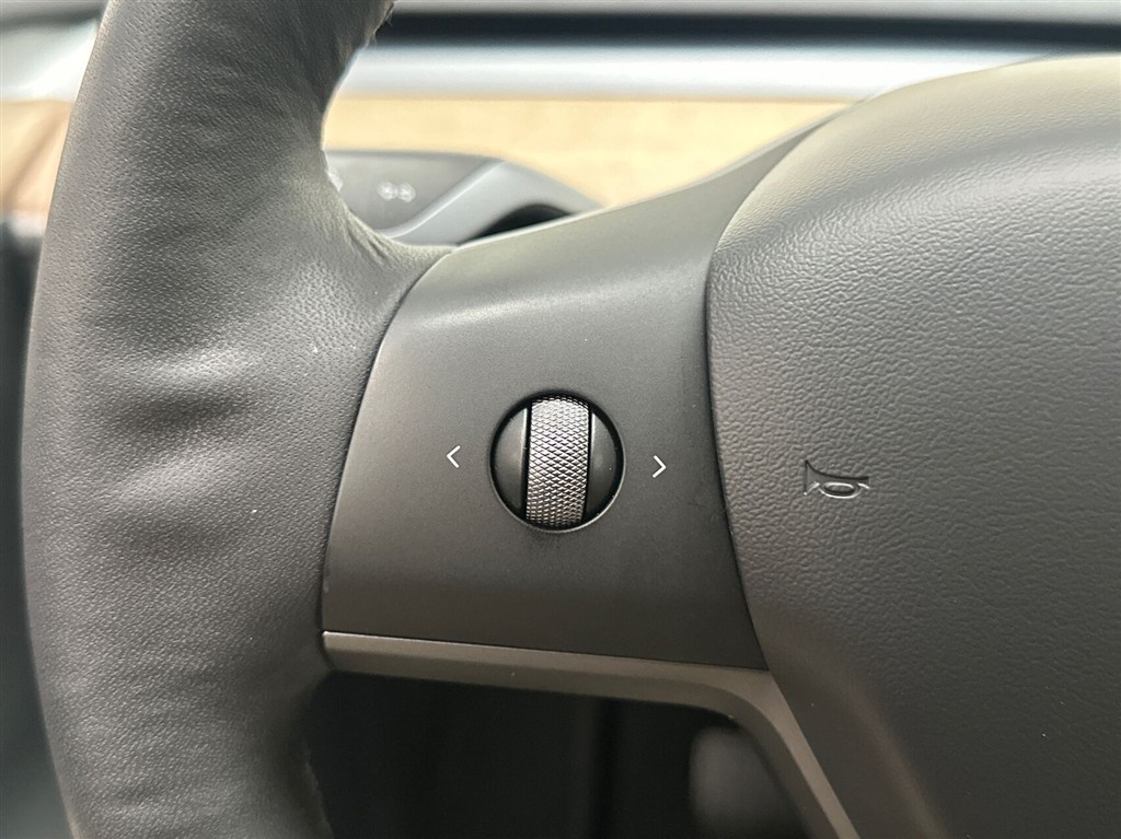 Tesla Model Y Long Range billede 15