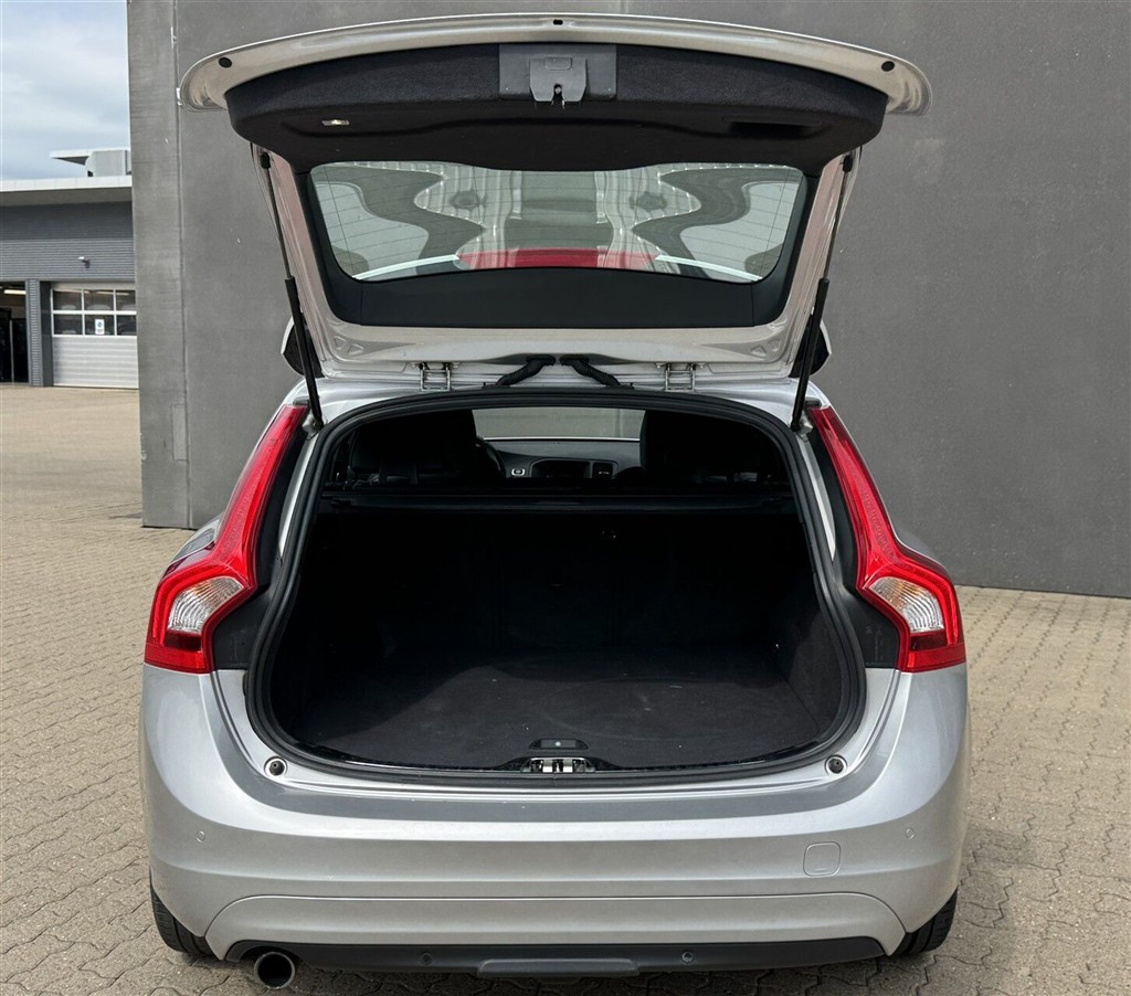 Volvo V60 Momentum billede 14