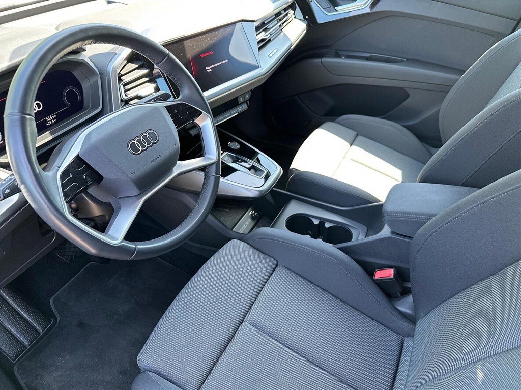 Audi Q4 Attitude generic.image 3