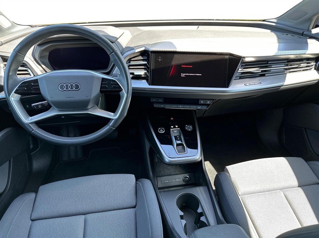 Audi Q4 Attitude generic.image 4