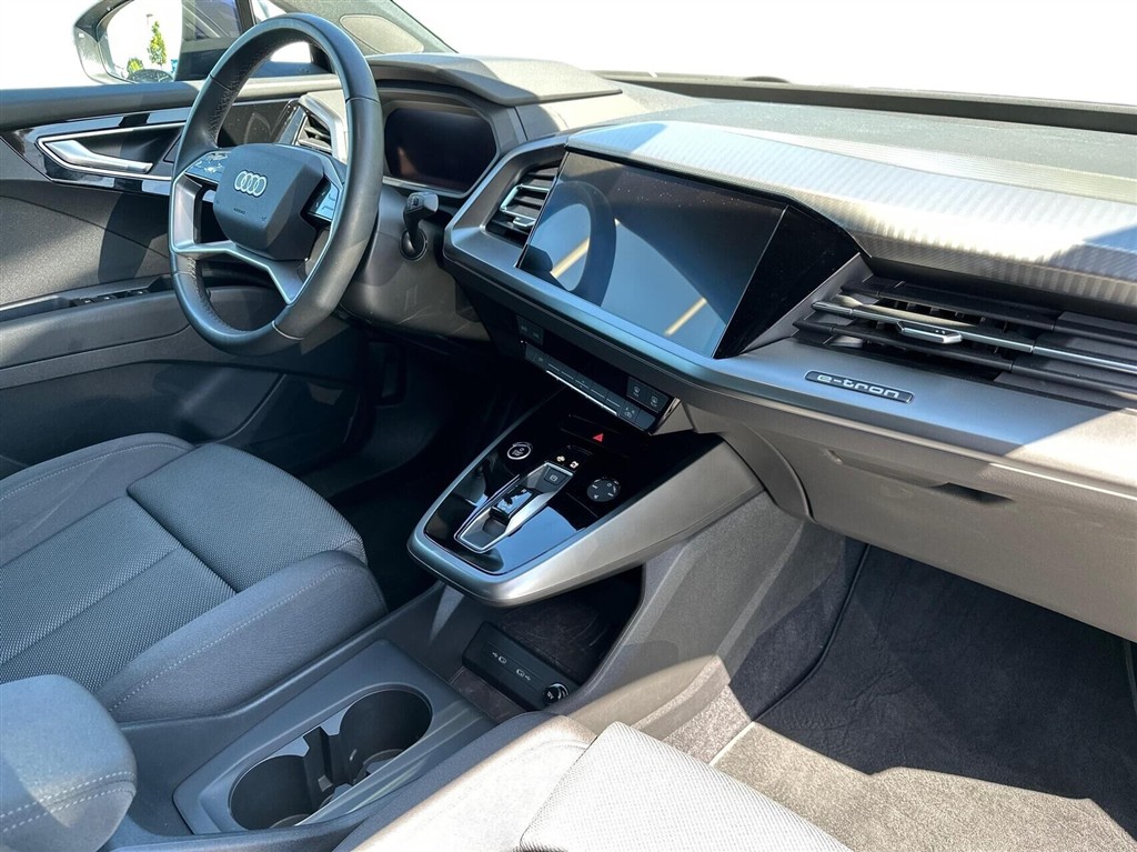 Audi Q4 Attitude generic.image 10