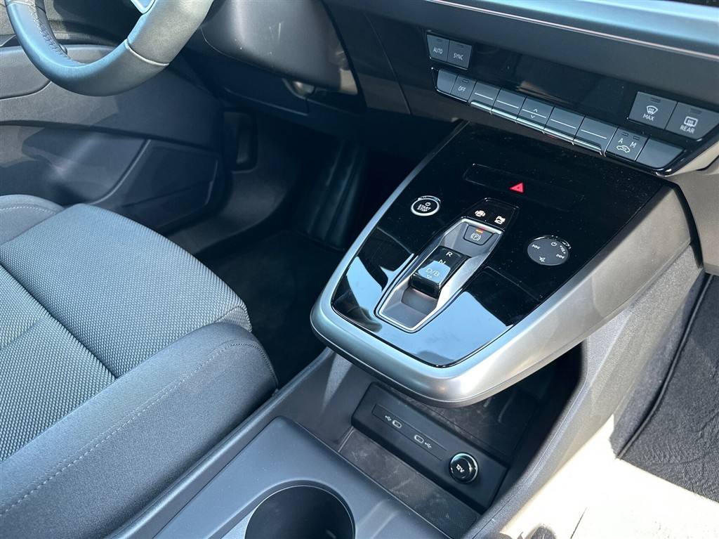 Audi Q4 Attitude generic.image 15