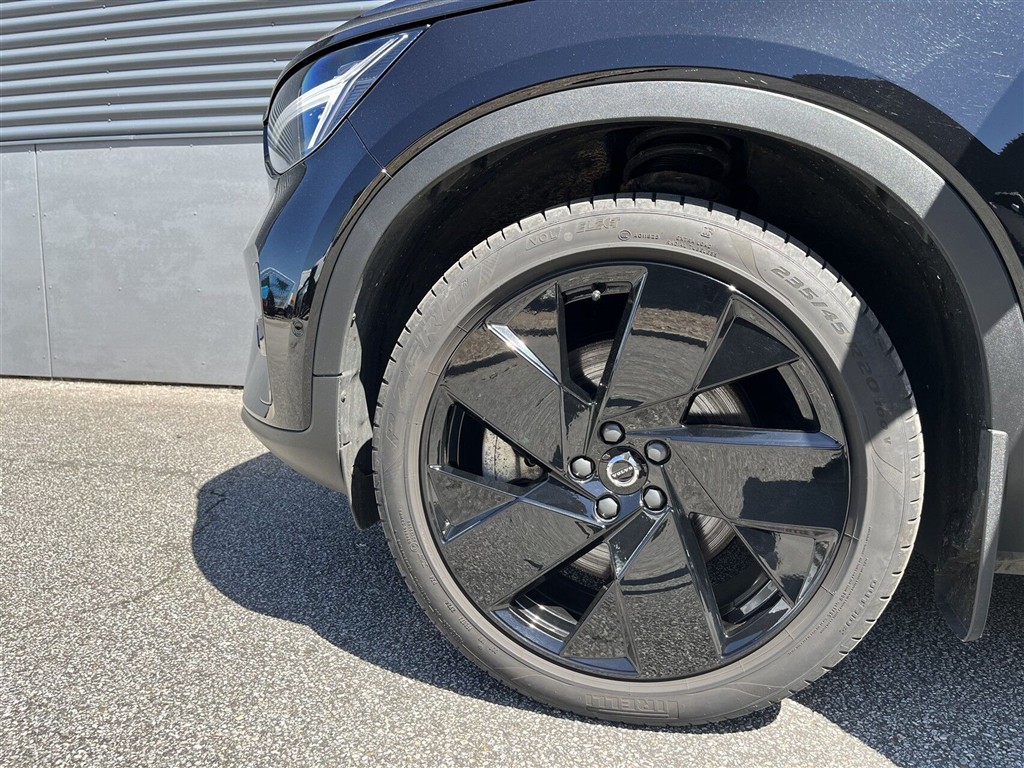 Volvo EX40 Black Edition billede 9